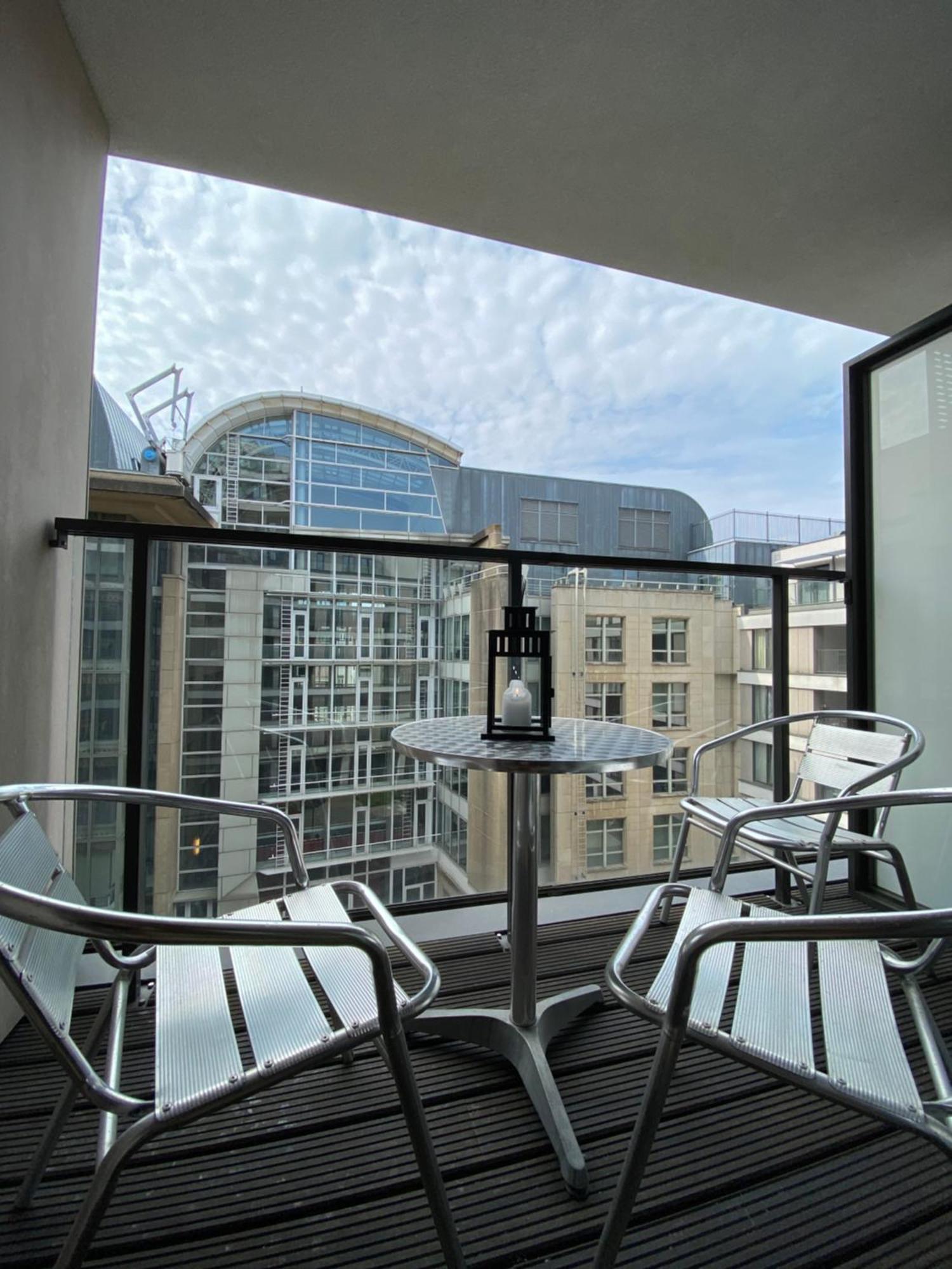 5Ensational Eu- Zone Appartment Brussels Ngoại thất bức ảnh